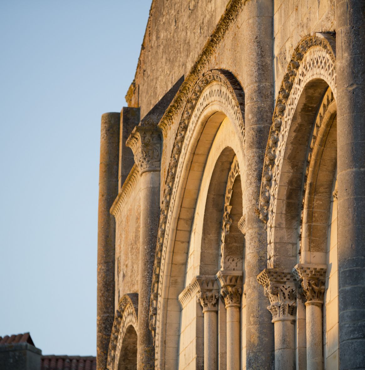 portail abbaye aux dames saintes